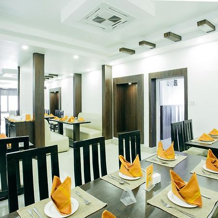 Oyo 11474 Gangaur Regency Boutique Hotel Kathmandu Exterior foto